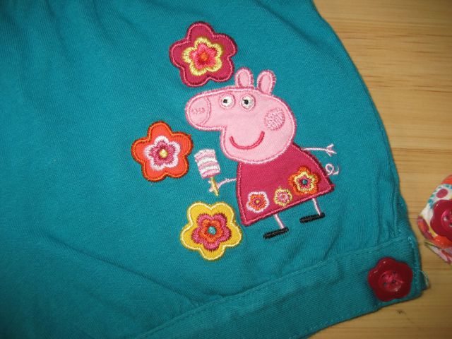Kratke hlače Pujsa Pepa št. 86-92, vsake 3 eur, oboje skupaj 5 eur