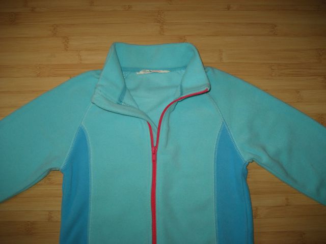Flis, jopica, nenošen!, H&M št. 110-116, turkizen z malo modre in roza, 5 eur