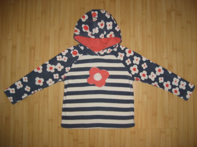 Flis, pulover Next št. 104, 3 eur, rez. pecorella