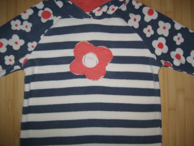 Flis, pulover Next št. 104, 3 eur, rez. pecorella