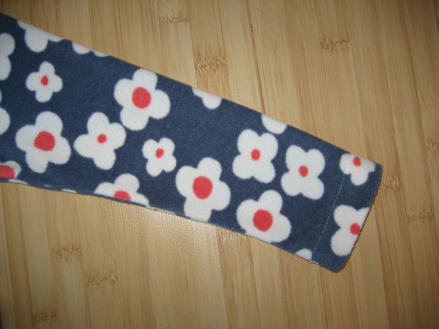 Flis, pulover Next št. 104, 3 eur, rez. pecorella