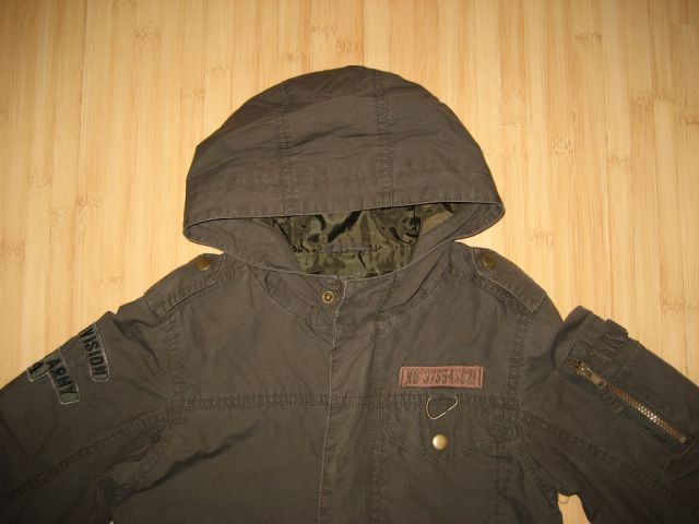 Marks&Spencer, 6-7 let, prehodna jakna, temno vojaško zelena, 5 eur