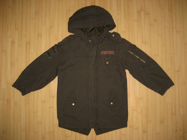 Marks&Spencer, 6-7 let, prehodna jakna, temno vojaško zelena, 5 eur