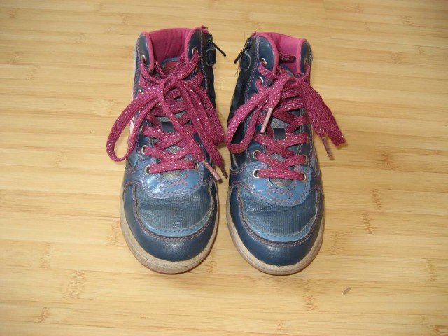 Dekliški čevlji, gležnarji Geox št. 33, 18 eur