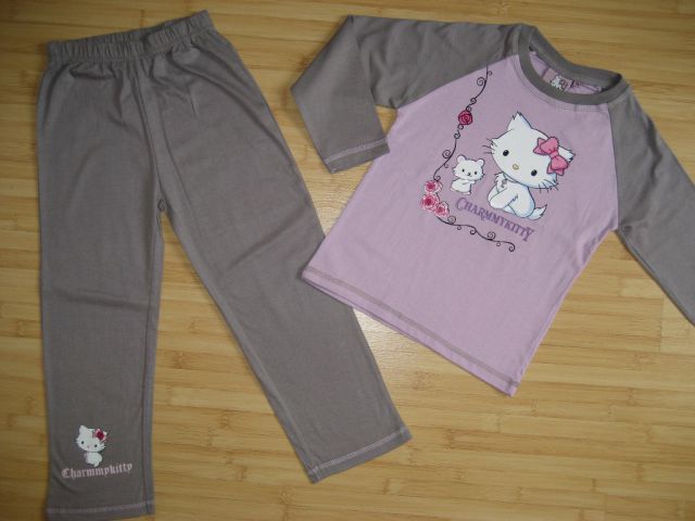 Pižama Hello Kitty, št. 110 (5 let) , NOVA Z ETIKETO, 8 eur