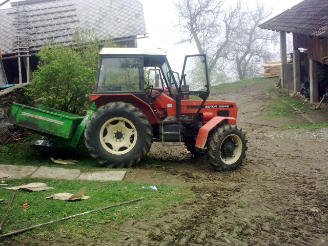 Balirka pa traktor - foto