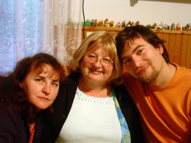 Nasmejani Jadranka, Alenka in Simon.