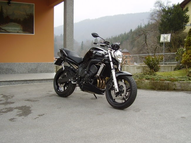BlackArrow - foto povečava