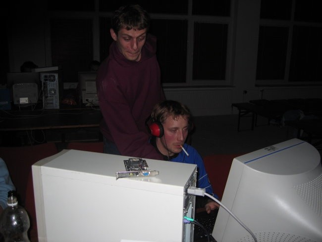 LAN Party 17.12.2005 - foto povečava