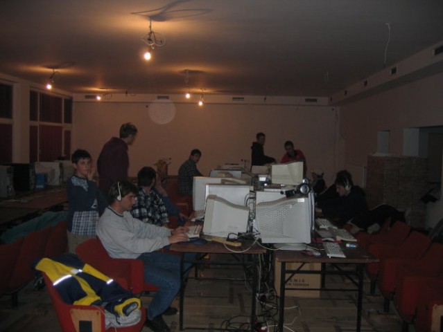 LAN Party 17.12.2005 - foto