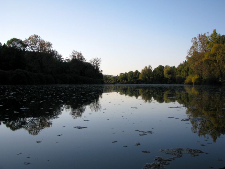 Stric Stane in oranžni čoln, 4. 10. 2011 - foto povečava