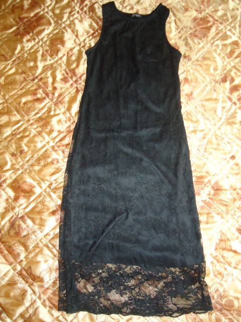 črna obleka s čipko