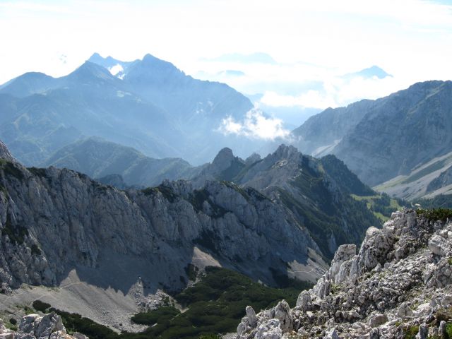 Vrtača po JV grebenu 08 - foto