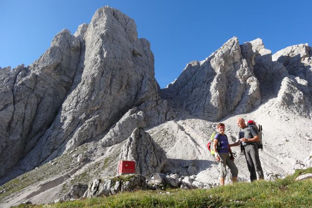 Levo stena ( 280m ) visoke bele špice