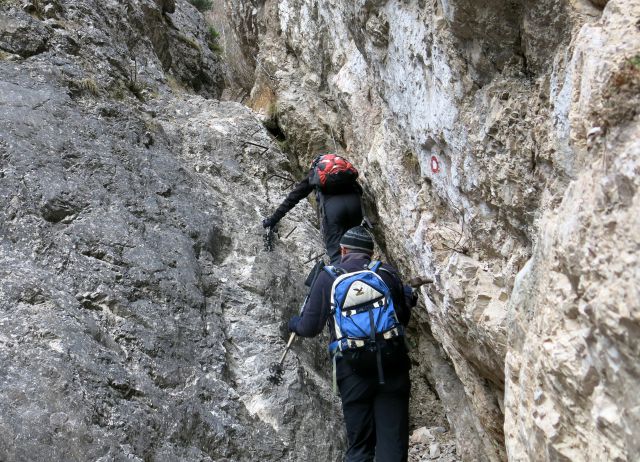 Z Drage  čez Preval na Roblek ,  20.01.2016 - foto