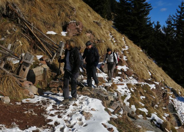 Z Drage  čez Preval na Roblek ,  20.01.2016 - foto