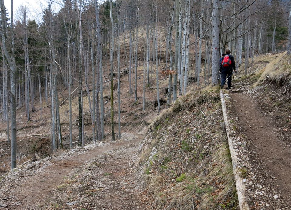 Kališče + Bašeljski vrh   27.03,2016 - foto povečava