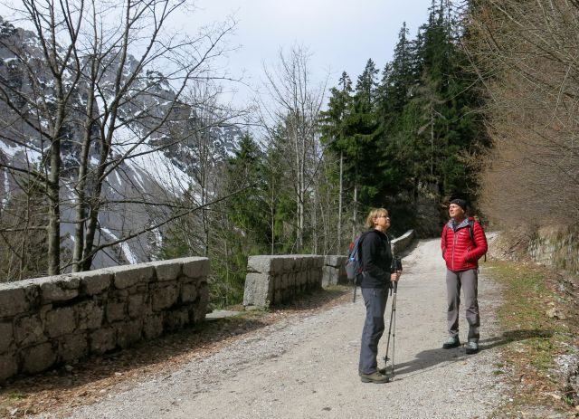 Povna peč,  10.04.2016 - foto