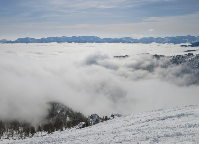 Viševnik nad meglo,  12.02.2017 - foto