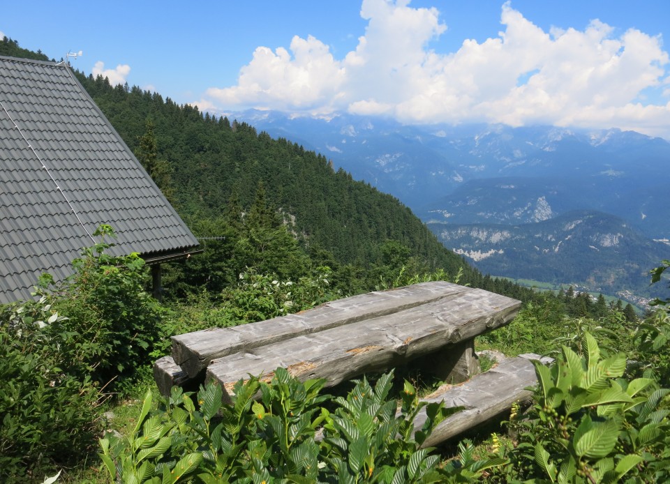 Orožnova koča in Lisec,  06.07.2017 - foto povečava