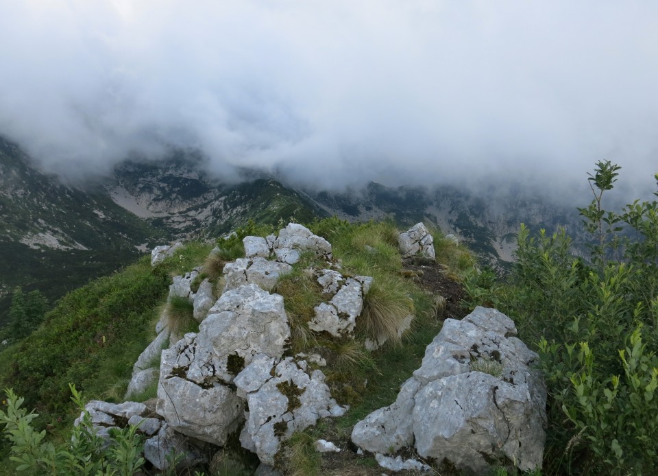 Orožnova koča in Lisec,  06.07.2017 - foto povečava