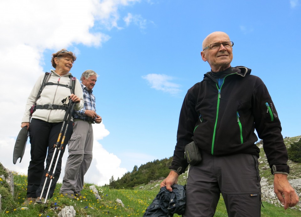 Struška + narcise  19.05.2018 - foto povečava