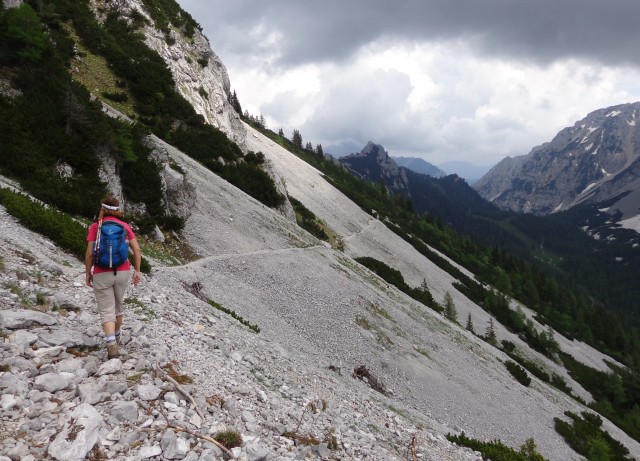 Od Zelenice proti Srednji peči  27.5.2018 - foto