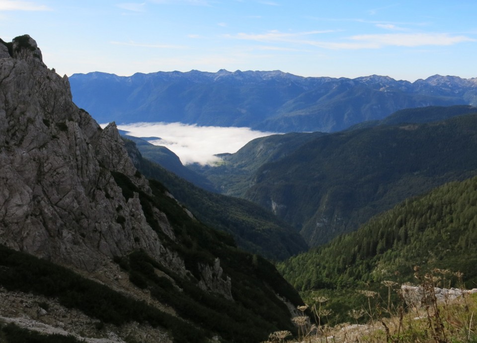 Vodnikov dom + Dolič  28.09.2019 - foto povečava