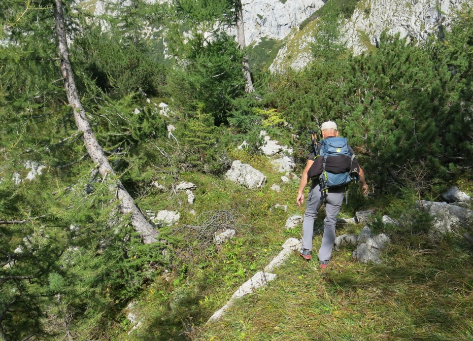 Vodnikov dom + Dolič  28.09.2019 - foto povečava