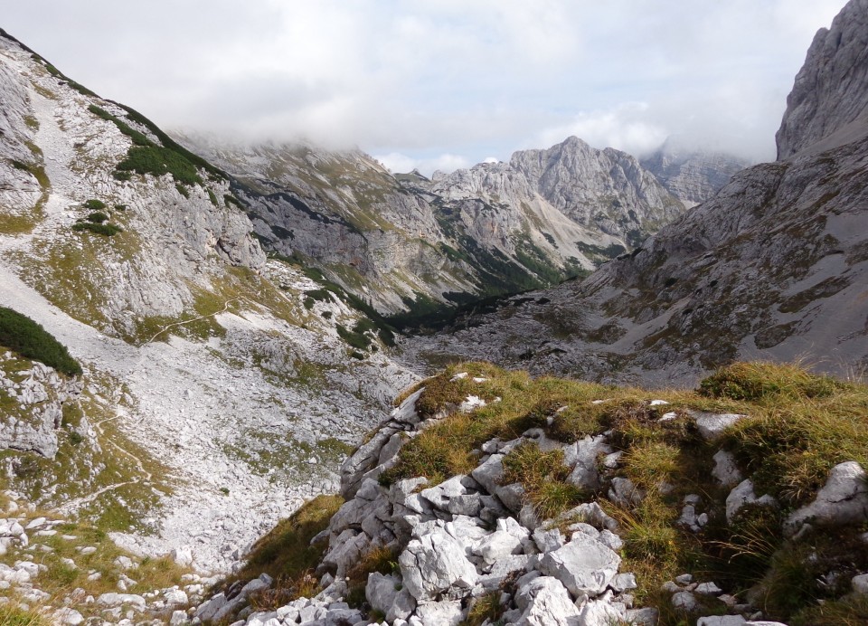 Vodnikov dom + Dolič  28.09.2019 - foto povečava