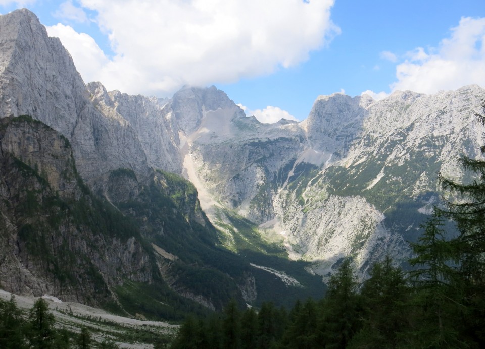 Vršič - sleme - krožna  30.06.2022 - foto povečava