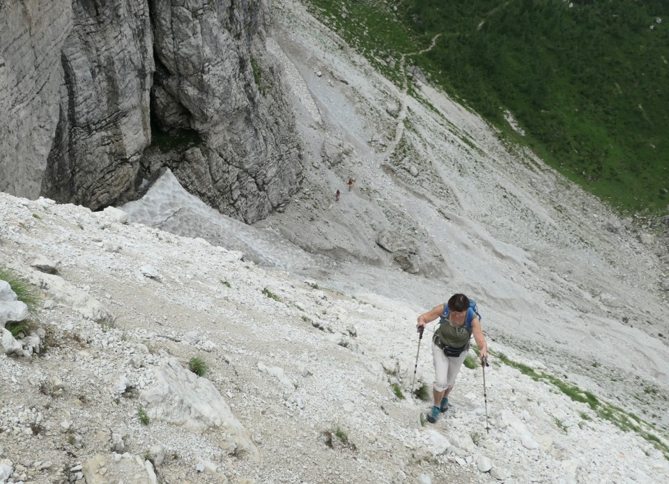 Vršič - sleme - krožna  30.06.2022 - foto povečava