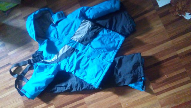Smučarki komplet  fantovski - 10€