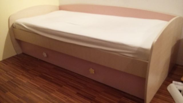Postelja