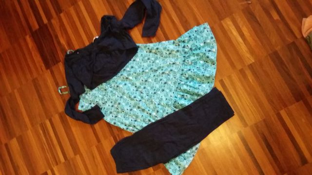 Dekliški komplet- nikoli nošen (velikost 164) -> 10€
