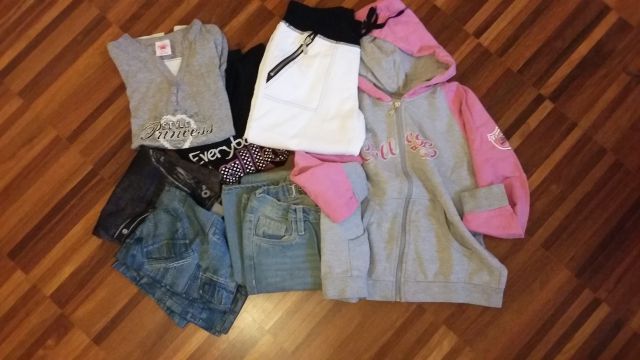 Komplet dekliških oblačil (velikost 134/140; 8-10 let) -> 15€