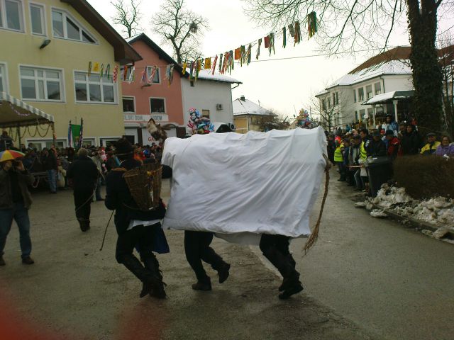 Fašenk na Vidmu pri Ptuju 2010 - foto