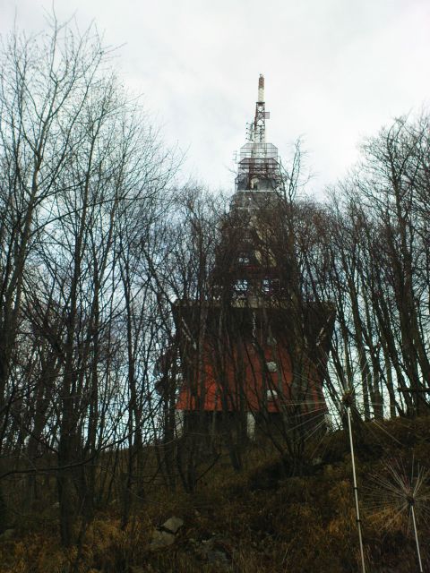 Antenski stolp se že vidi