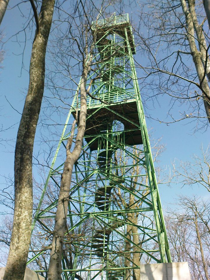 stolp na vrhu