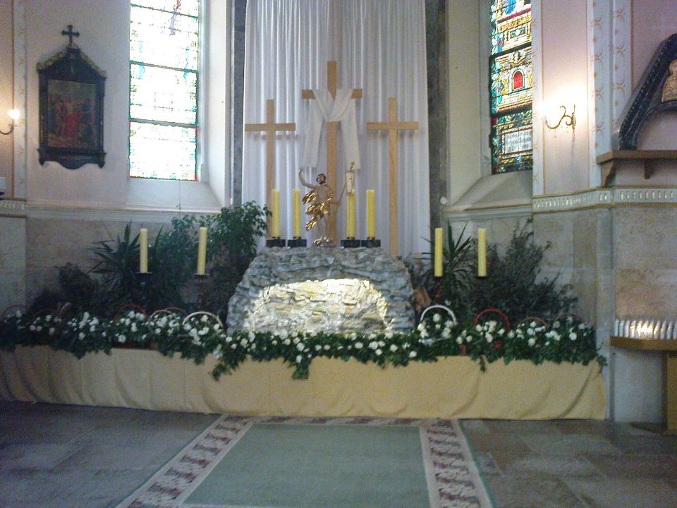 stranski oltar z božjim grobom