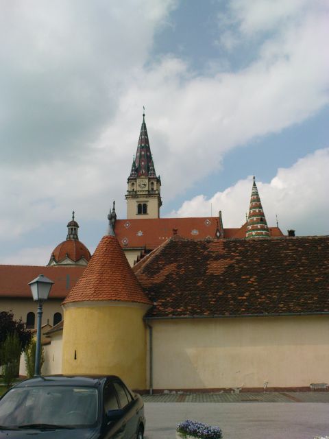 Pogled z juga na cerkev