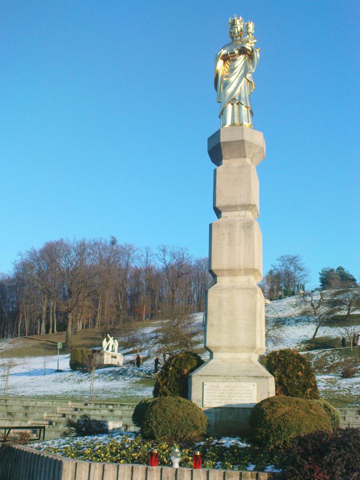 kip Marije v zlatu
