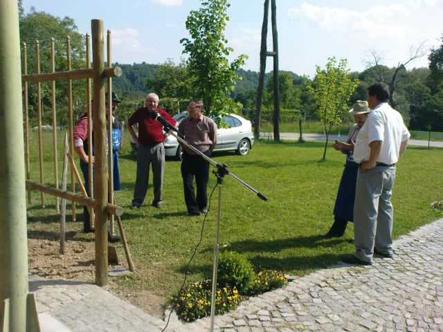 Akterji se počasi zbirajo