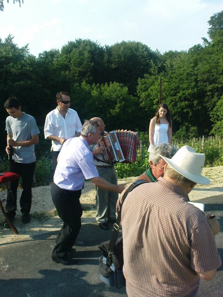 Otvoritev ceste v Velikem Vrhu - 27.5.2011 - foto povečava