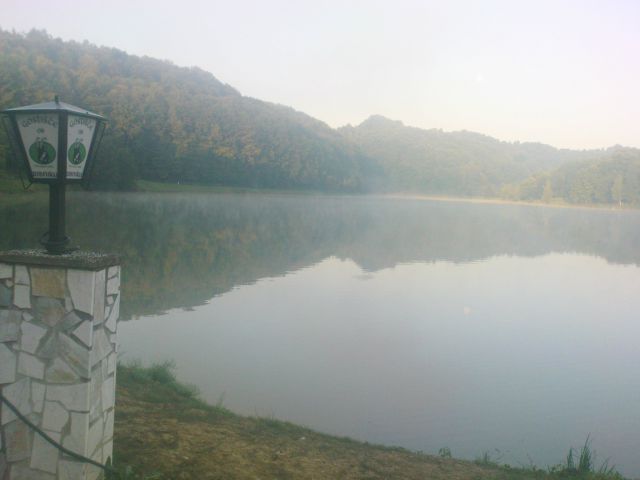 Sem že na jezeru