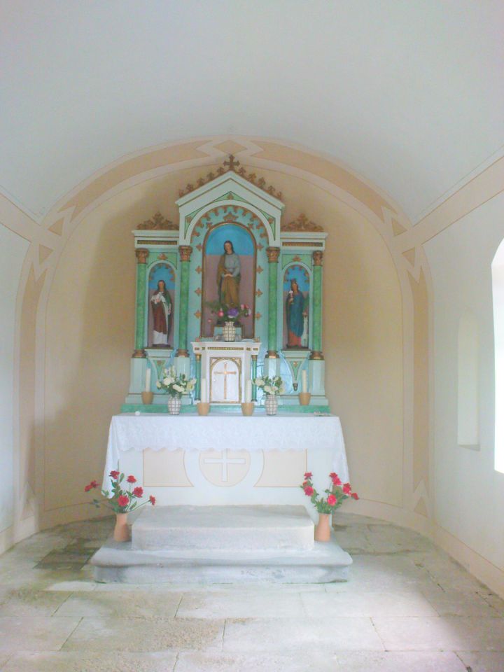 notranjost cerkvice Sv.Magdalene