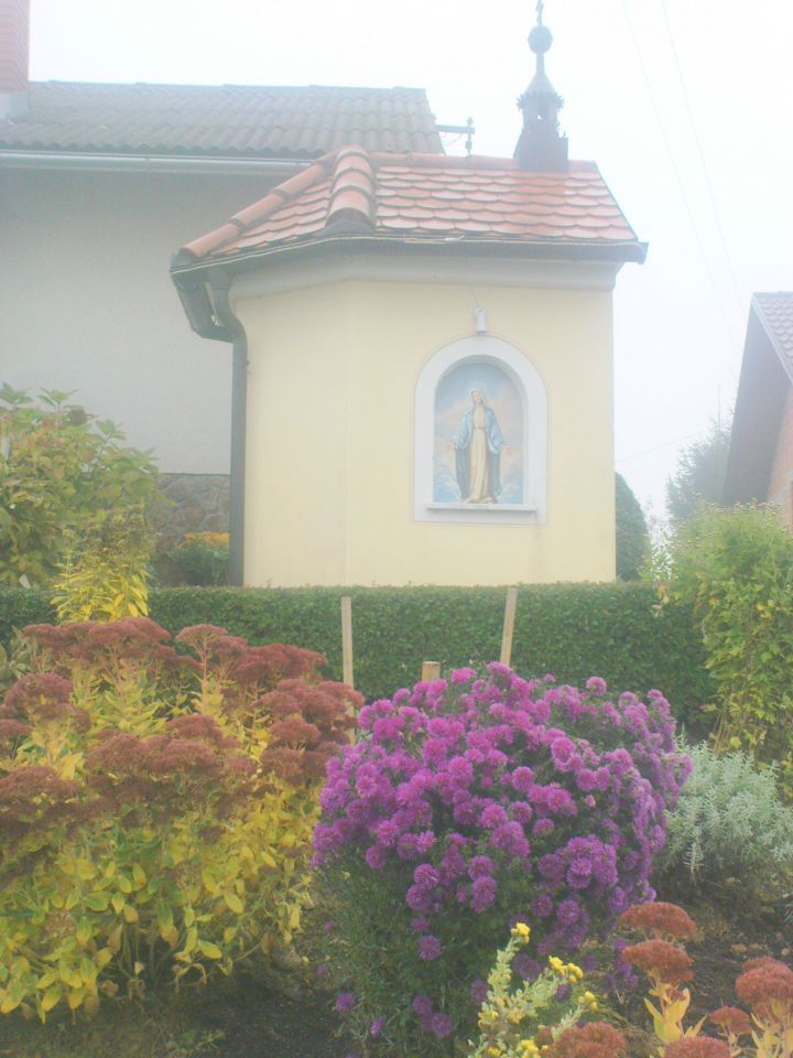 lepa kapelica v Malem Okiču