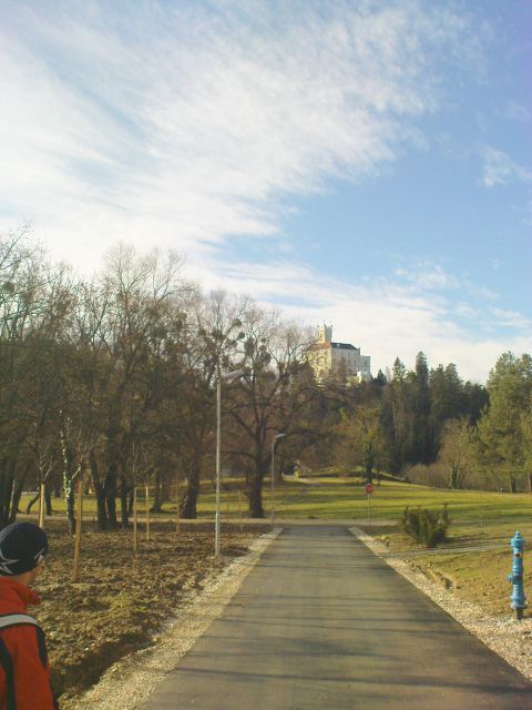 Pogled proti dvorcu