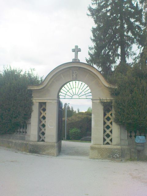 Vhod na zelo znano pokopališče