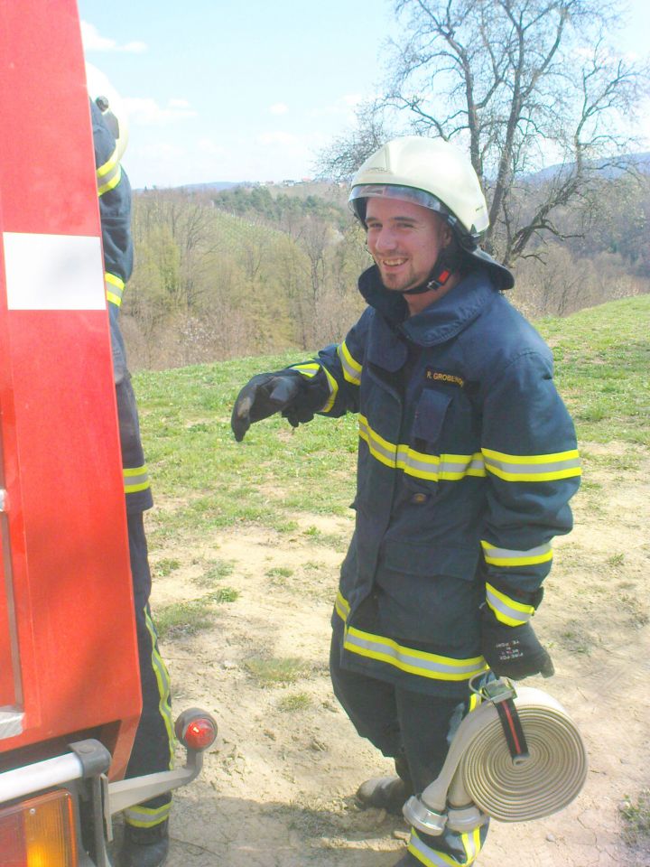 Gozdni požar v Gradiščah / 31.3.2012 - foto povečava